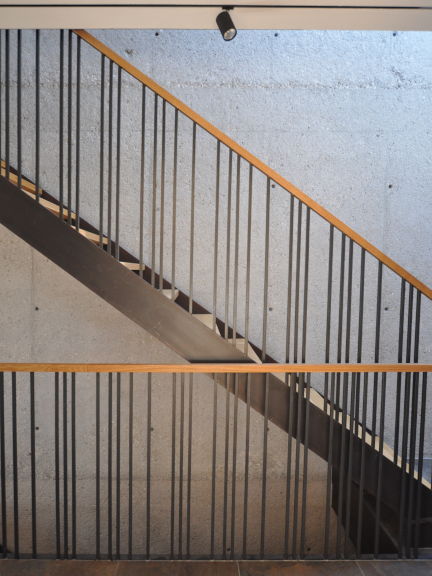Treppe mit Stahl und Holz